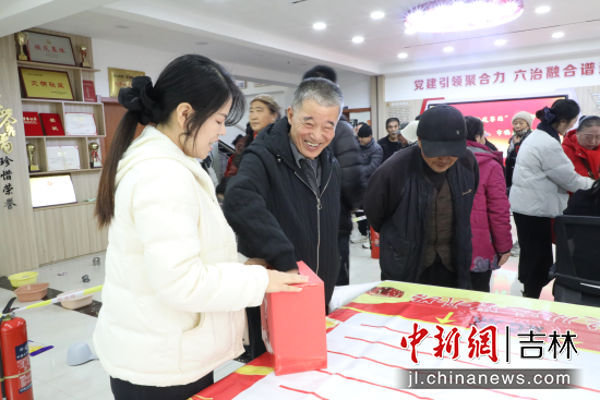 ���񅢼ӻ��(d��ng)�F(xi��n)��(ch��ng)�� ��ʯ��ί������/���D