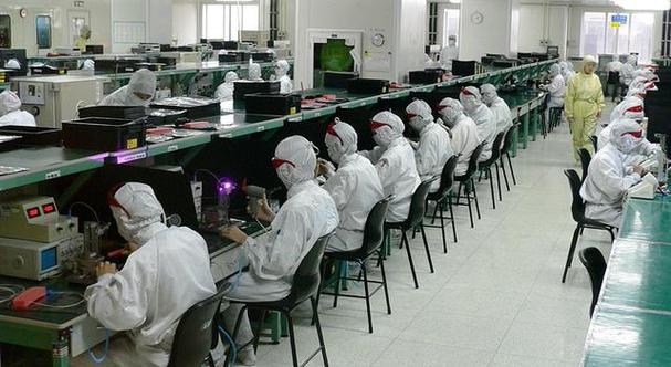 富士康是全球最大的电子产品代工厂,主要为苹果代工手机等产品,伴随着